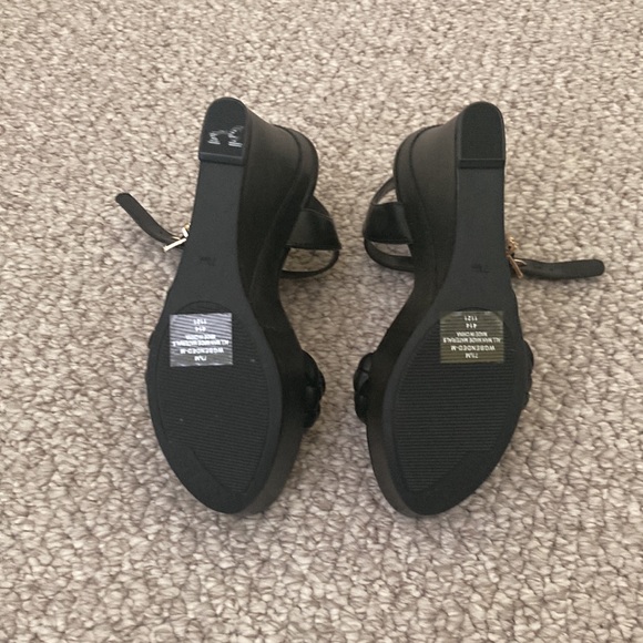 Black Guess Wedges - Picture 5 of 5
